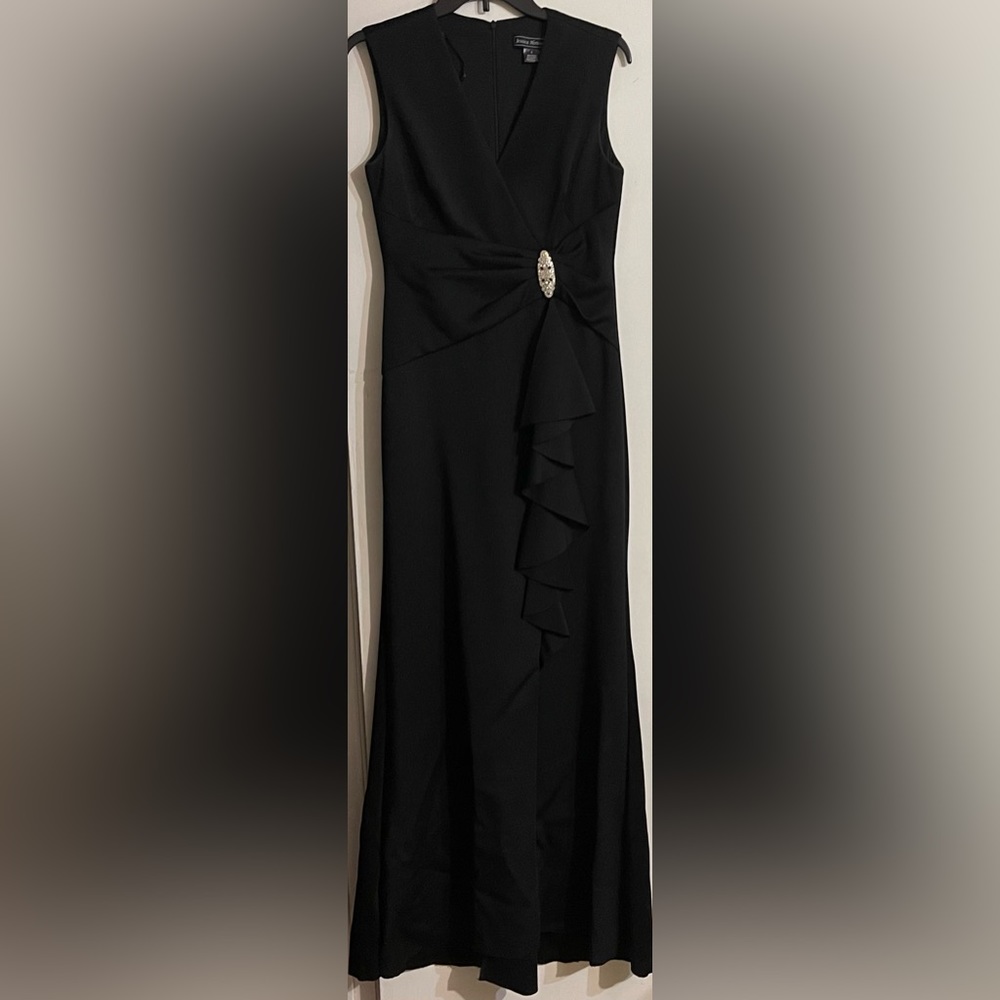 Jessica Howard Black Dress